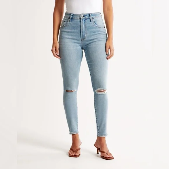 NWT - Curve Love high rise super skinny ankle jean - distressed. - Picture 4 of 4